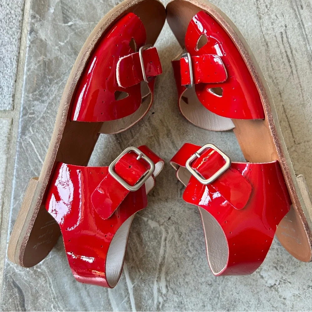 Manuela De Juan Red Patent leather Open Toe Buckle Sandals, Size 35 EU ( 3.5 US)